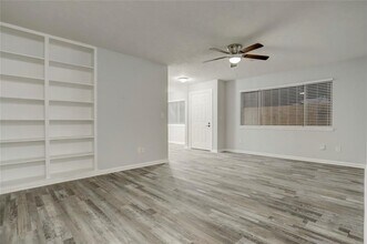 1901 Bahama Dr in Seabrook, TX - Building Photo - Building Photo