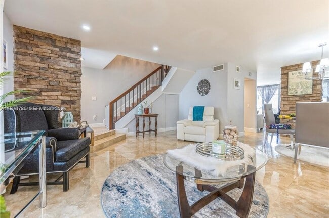 11208 NW 15th St in Pembroke Pines, FL - Building Photo - Building Photo