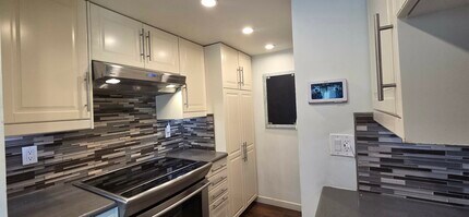 6017 Via Breve, Unit 2 in Simi Valley, CA - Foto de edificio - Building Photo