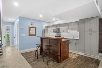 833 Meadowland Dr in Naples, FL - Building Photo - Building Photo