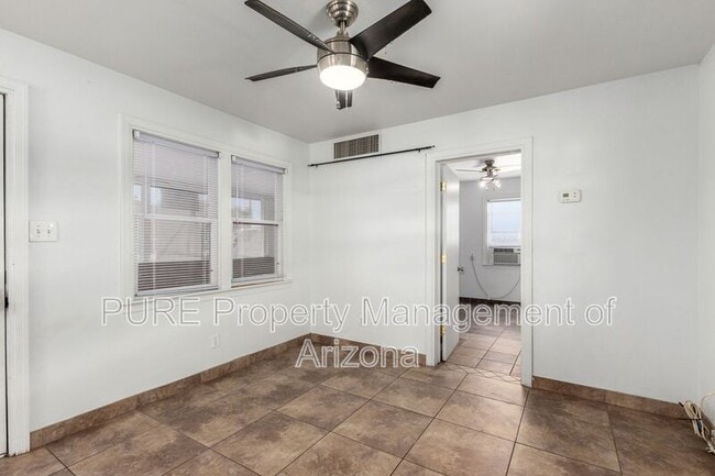 912 E Montebello Ave in Phoenix, AZ - Building Photo - Building Photo