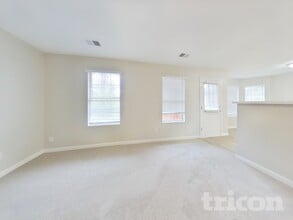 1008 Carriage Trace Cir in Stone Mountain, GA - Building Photo - Building Photo