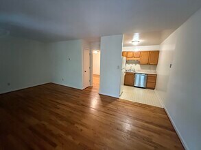 394 S Pope St, Unit 7 in Athens, GA - Foto de edificio - Building Photo