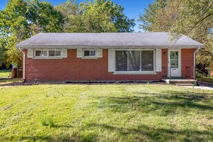 2057 Heather Way in Lexington, KY - Building Photo