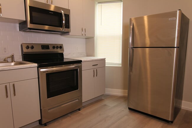 1649 Pratt St, Unit 1st Floor - A in Philadelphia, PA - Foto de edificio - Building Photo