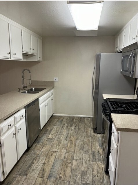 306 N Tenth Ave in Upland, CA - Foto de edificio