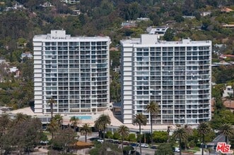 201 Ocean Ave in Santa Monica, CA - Building Photo - Building Photo
