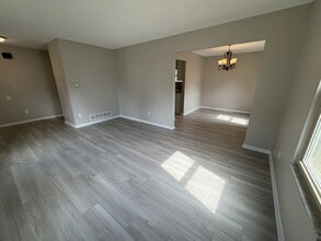 406 Seranade St in Reynoldsburg, OH - Building Photo - Building Photo