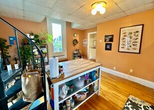 512 Centre St, Unit 2 in Boston, MA - Building Photo - Building Photo