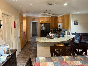 7106 George Burns St in San Antonio, TX - Building Photo - Building Photo