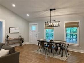 920 Jones Rd in Roswell, GA - Building Photo - Building Photo