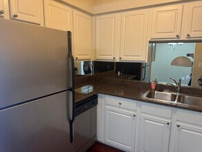 1870 Axtell Dr in Troy, MI - Building Photo - Building Photo