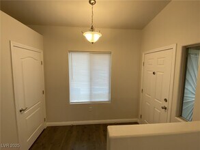 8805 Jeffreys St in Las Vegas, NV - Foto de edificio - Building Photo