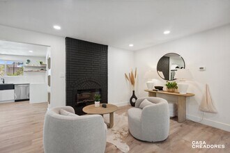 200 E Grady Dr, Unit C in Austin, TX - Building Photo - Building Photo