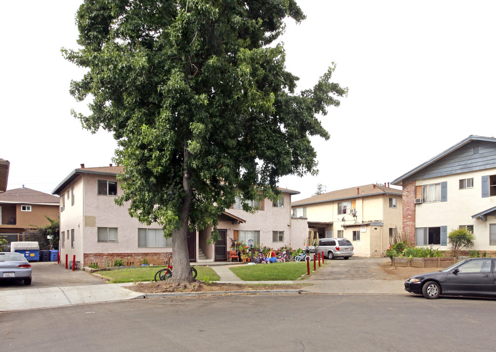 1593 Quebec Ct in Sunnyvale, CA - Foto de edificio