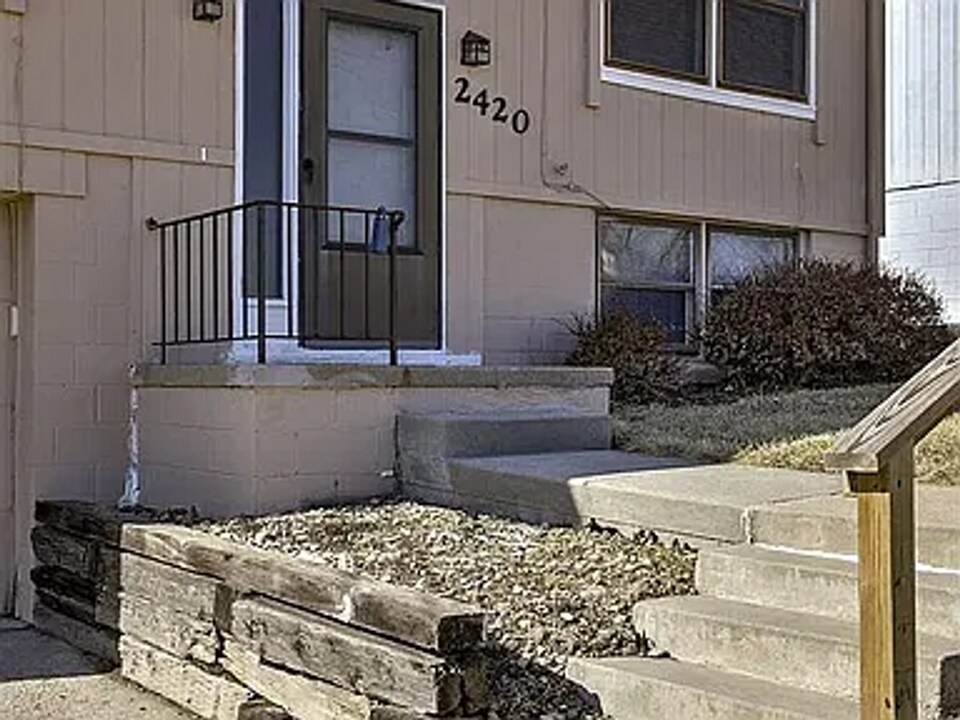 2420 N 88th St in Omaha, NE - Building Photo