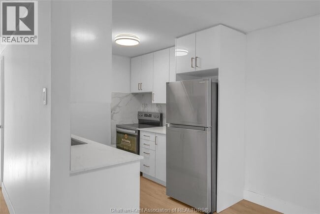 25 Orchard Heights Dr in Chatham, ON - Building Photo - Building Photo