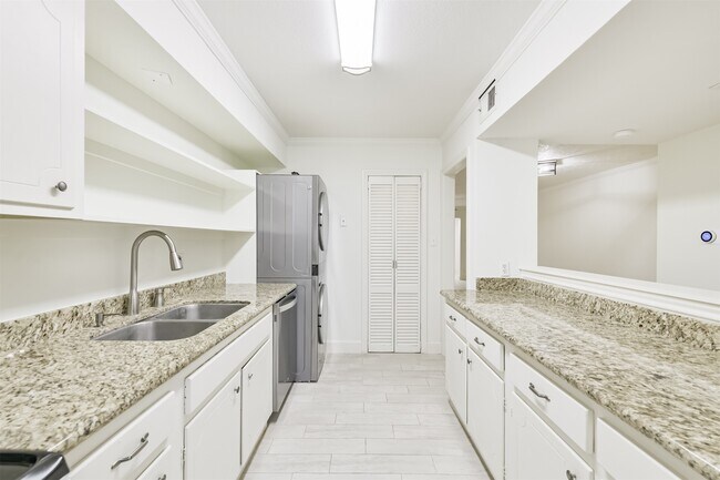 2505 Watertown Mall St