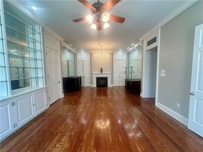 326 Chartres St in New Orleans, LA - Building Photo - Building Photo