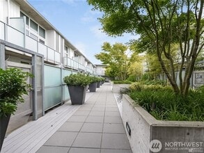 501 Roy St, Unit #F229 in Seattle, WA - Building Photo - Building Photo