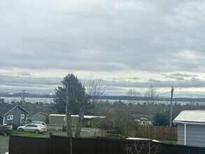 8449 Moonlight Way in Blaine, WA - Building Photo - Building Photo