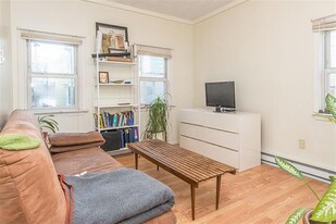 1105 Cambridge St, Unit 1 Apartamentos