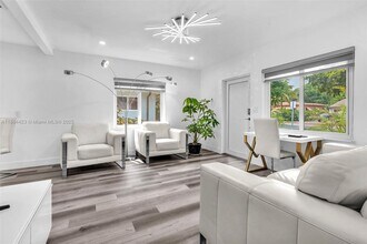 886 NE 134th St in North Miami, FL - Building Photo - Building Photo