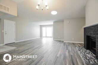 17 Elwood Ct in Florissant, MO - Building Photo - Building Photo