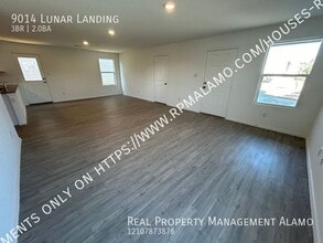 9014 Lunar Lndg in San Antonio, TX - Building Photo - Building Photo