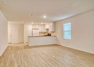 10423 Beachball Bnd in Converse, TX - Building Photo - Building Photo