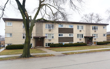 68 Elizabeth Dr in Addison, IL - Foto de edificio - Building Photo