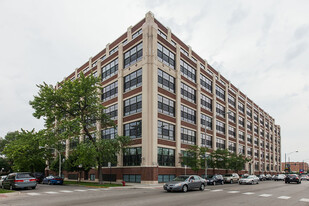 3963 W Belmont Ave in Chicago, IL - Building Photo