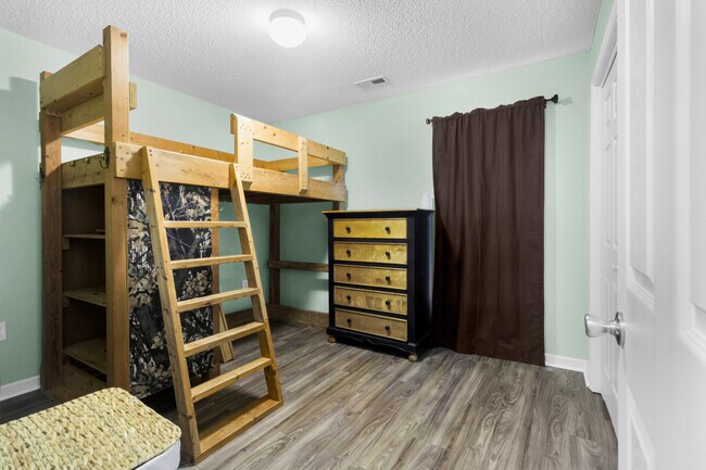 116 Gregory Dr in Jacksonville, NC - Building Photo - Building Photo