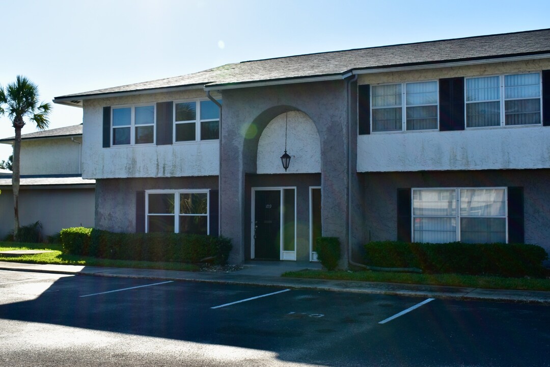 695 A1A N in Ponte Vedra Beach, FL - Foto de edificio