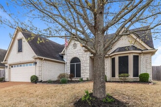 1531 Carlton Ridge Dr in Cordova, TN - Foto de edificio - Building Photo