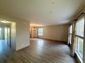 2477 Smithfield Ct in Aurora, IL - Building Photo - Building Photo