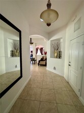 8756 NW 139th St in Miami Lakes, FL - Foto de edificio - Building Photo