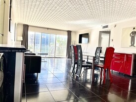 200 178th Dr in Sunny Isles Beach, FL - Building Photo