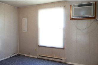 Hunter Apartments in Bloomington, IN - Building Photo - Interior Photo