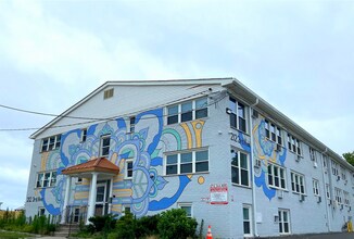212 3rd Avenue in Asbury Park, NJ - Foto de edificio - Building Photo