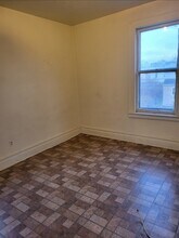 82 Smith St, Unit #2 in Newark, NJ - Foto de edificio - Building Photo