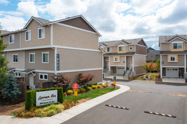 Lipoma Firs Townhomes in Puyallup, WA - Building Photo - Building Photo