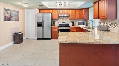 2310 SE 8th Ave in Cape Coral, FL - Building Photo - Building Photo