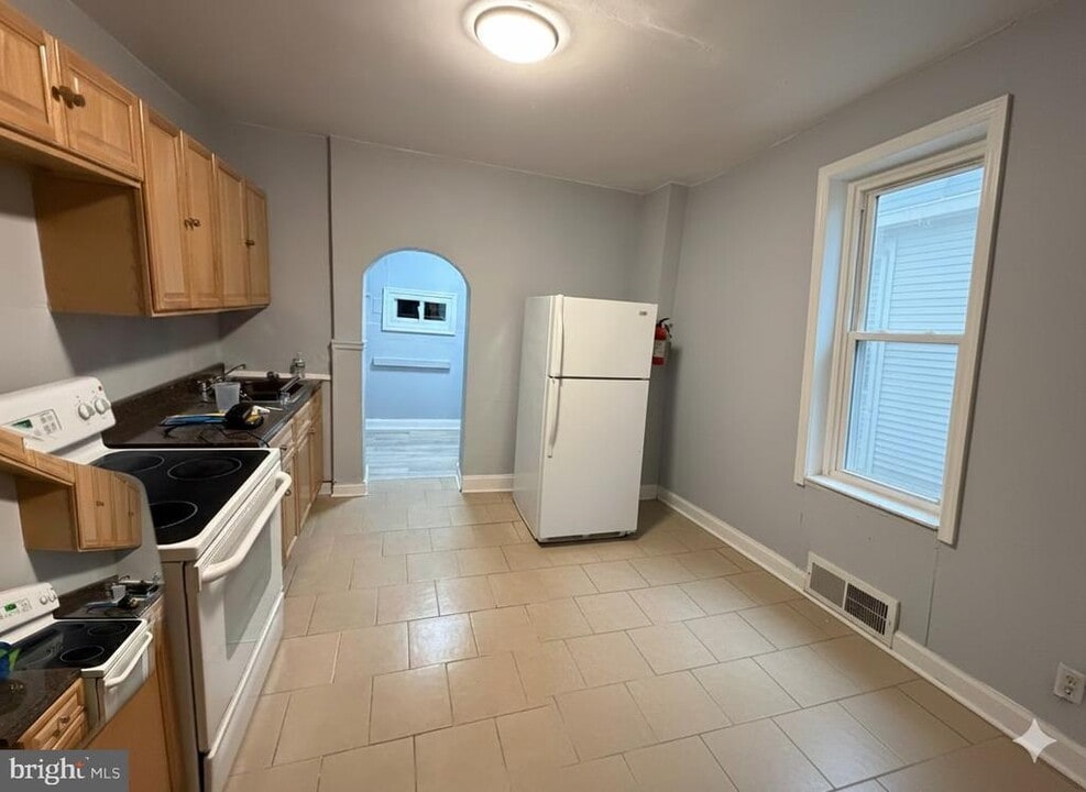 762 E Willard St in Philadelphia, PA - Building Photo