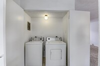1516 Bay Area Blvd photo'