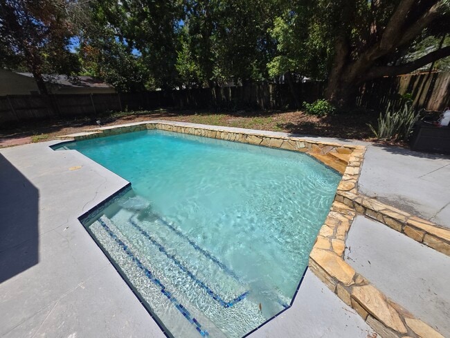 3848 Berkshire Ct in Palm Harbor, FL - Building Photo - Building Photo