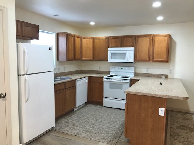 415 Wild Rose Ln in Parachute, CO - Building Photo - Building Photo
