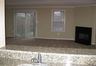 Avenel Gardens in Silver Spring, MD - Building Photo - Building Photo