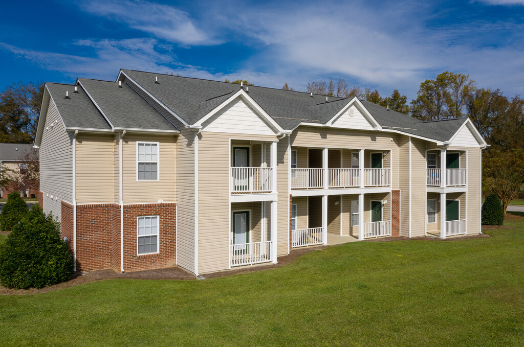 Summit Place Apartments in Wilson, NC