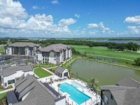 Silas Park in Savannah, GA - Building Photo